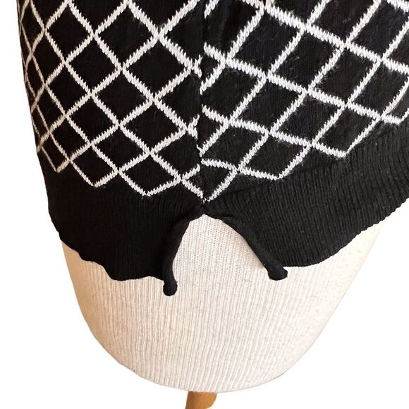Philosophy thinner sweater.   - Picture 4 of 7